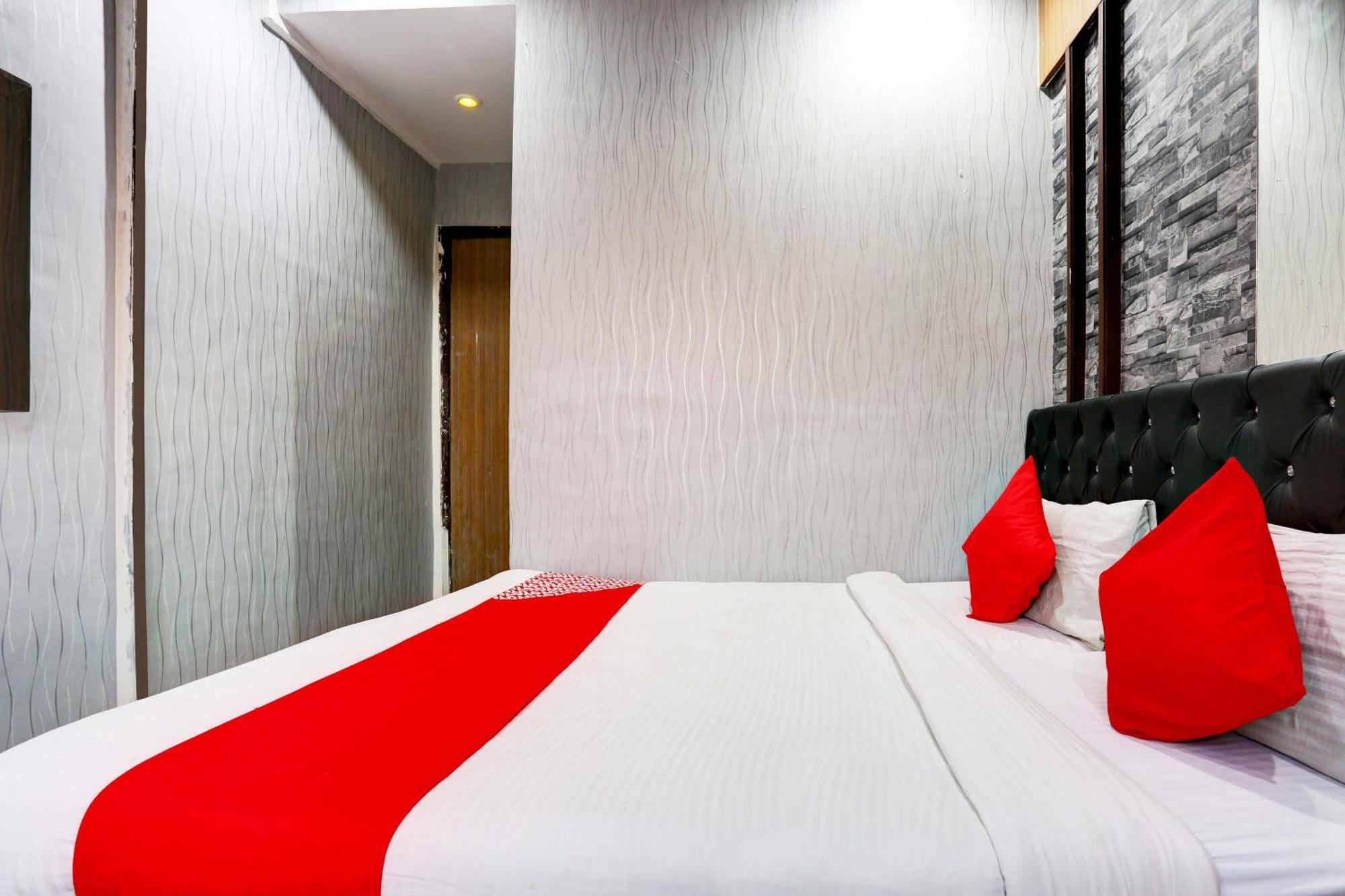 OYO Flagship 83189 Hotel Yatri Yadgar Navi Mumbai Exterior foto
